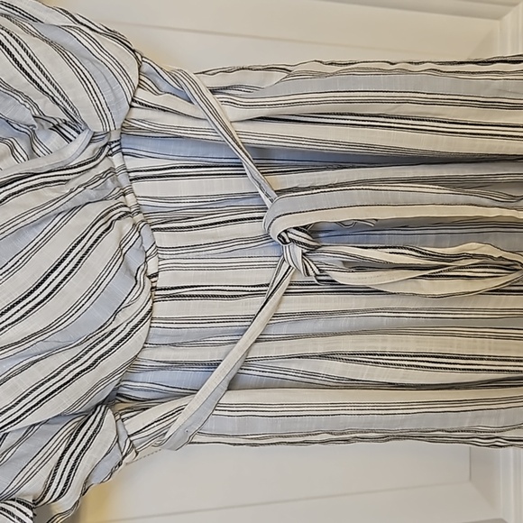NWT Blue Rain Romper From Francesca's. Blue, Black, White Stripped - Picture 3 of 7